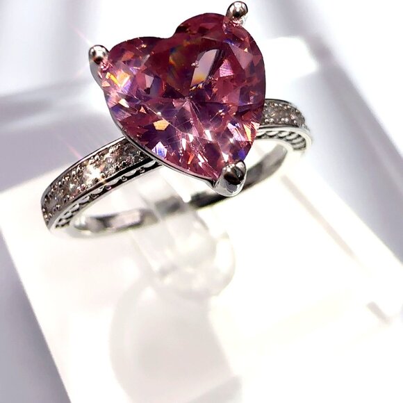 Pink Cubic Zirconia Heart Cut Ring Silver Tone Size 9 - Picture 6 of 10